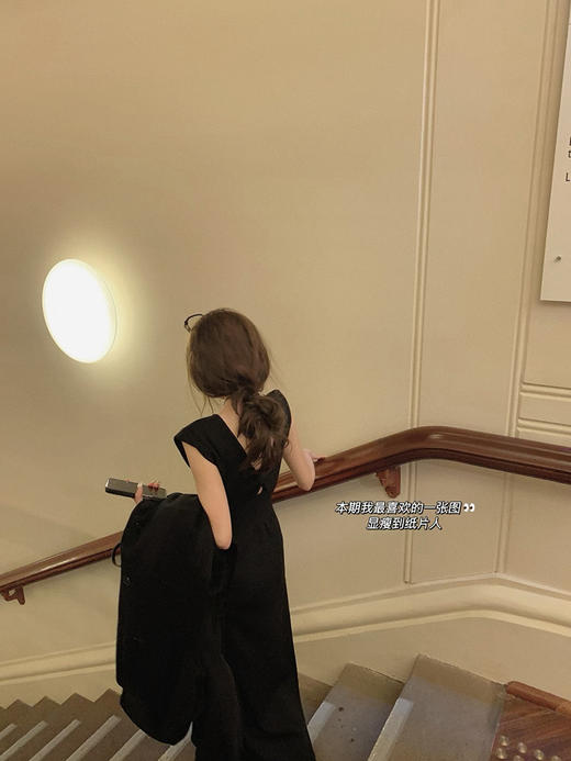 金蘑菇菇 Reine&La rue千金小狐/轻奢狐狸毛皮草外套+针织连衣裙 商品图3