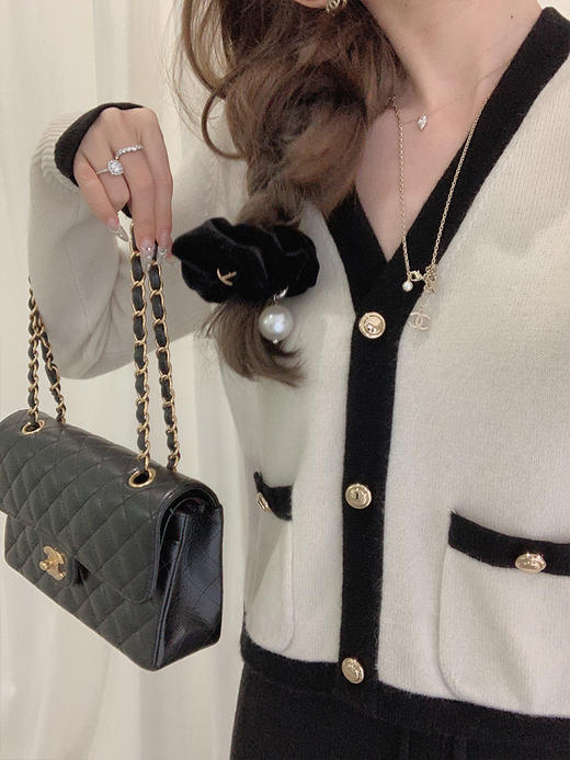 金蘑菇菇 Gabrielle嘉伯丽尔 中古香香/ 经典黑白拼色针织开衫 商品图1