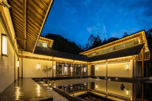 【团建优选-青城山275号院】6888元=7房温泉私汤/泳池民宿，会议室，草坪，临溪靠山、避暑、银杏、冬季泡汤，带地暖 qy 商品图11