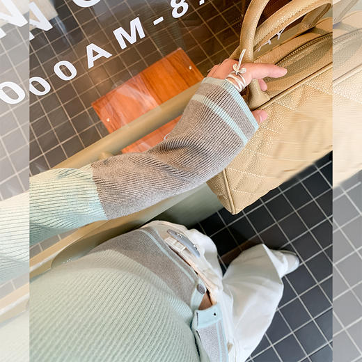 <曾小咸推荐>短款拼色针织开衫  商品图3