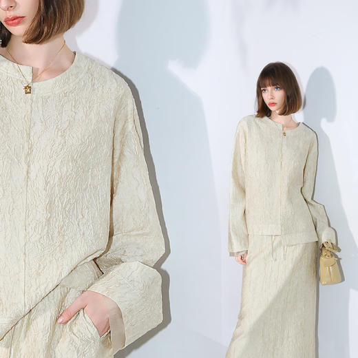 【秒杀】COCOBELLA对丝拼接压褶肌理长袖衬衫女莱赛尔缎面上衣TS3015B 商品图2