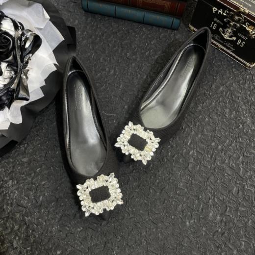 ✨✨✨上新｜闪钻RV同款单鞋轮高级感还是非它莫属😎 【ROAADN水钻Bingling尖头单鞋】只要98！🔥🔥 尖尖的鞋头设计，非常有人味 商品图1