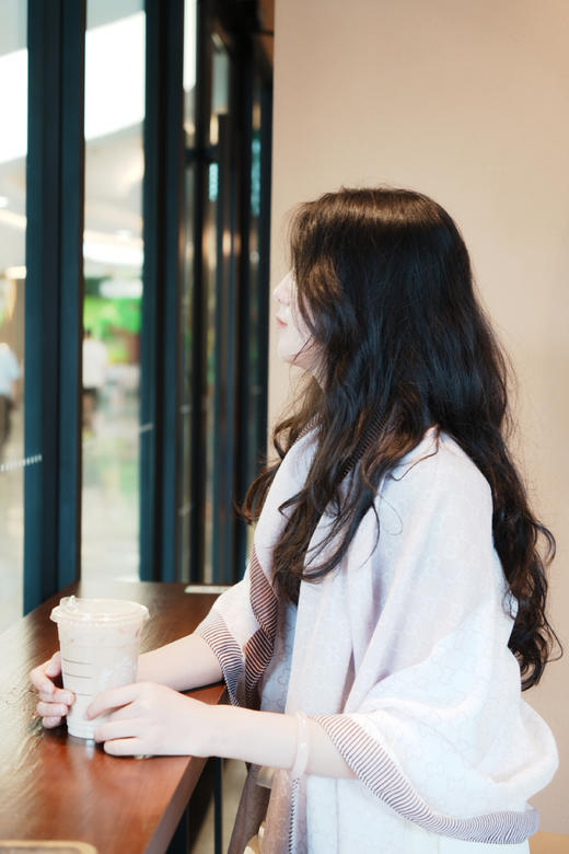 🏅品牌授权❗亏清39.9秒杀❗️银泰撤柜，女明星超爱的时尚单品！专柜牛货！ 德国🇩🇪轻奢设计师品牌【MONZECI KOIMS轻奢丝巾】优雅大气 商品图3