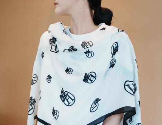 🏅品牌授权❗亏清39.9秒杀❗️银泰撤柜，女明星超爱的时尚单品！专柜牛货！ 德国🇩🇪轻奢设计师品牌【MONZECI KOIMS轻奢丝巾】优雅大气 商品图4