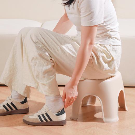 【稳坐C位！灵活防滑方凳】安全无味PP材质，厚实耐磨更抗造！承重力强 稳固耐用！宽大舒适凳面 久坐不累！层层叠加收纳简单！家用塑料洗澡马桶凳椅子Y 商品图2