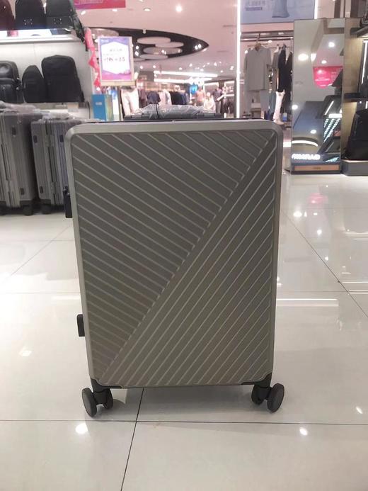 4楼皮尔卡丹皮具20寸行李箱 商品图0