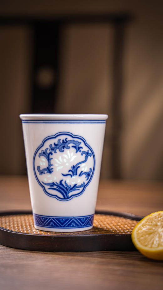 青花玲珑莲池可乐杯 商品图1