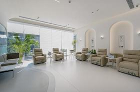  书吧、餐厅、球馆……重庆这家国际化眼科医院颠覆传统形象，把眼健康体系融入生活 