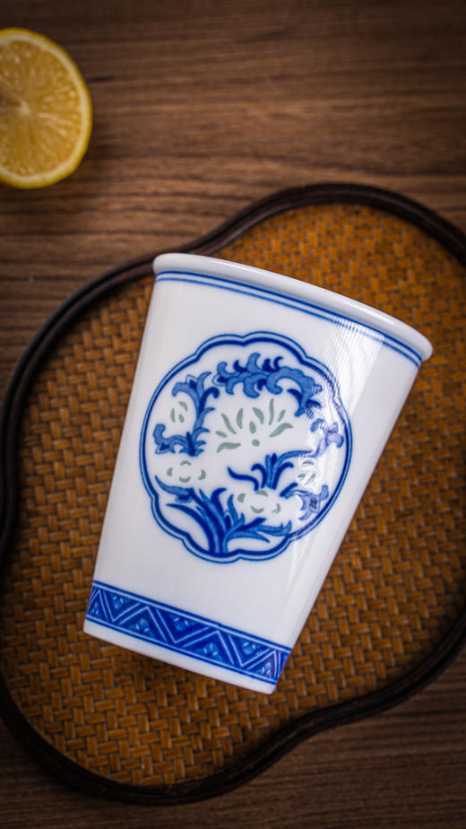 青花玲珑莲池可乐杯 商品图2