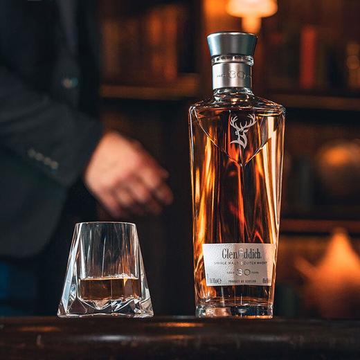 格兰菲迪30年 苏格兰单一麦芽威士忌700ml 商品图1