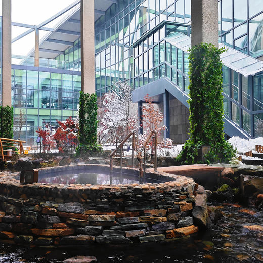 雪季早鸟！2~3晚【长白山希尔顿逸林温泉酒店】寒假/元旦可用！含2大1小滑雪权益、临溪火山温泉、景区VIP通道、长白山高铁站接送等，长白山滑雪早鸟早订才划算~ 商品图7