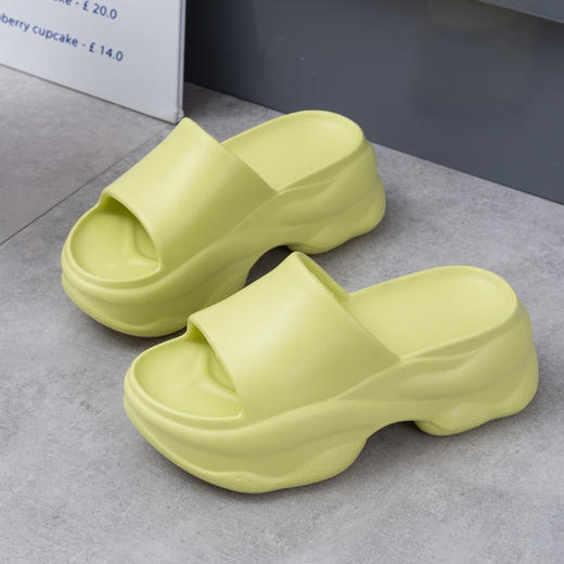 【时尚百搭松糕底拖鞋】新款松糕底拖鞋女夏外穿厚底，超强抓地力 #45°止滑，EVA家用时尚超软踩屎感凉拖鞋女QQ 商品图8