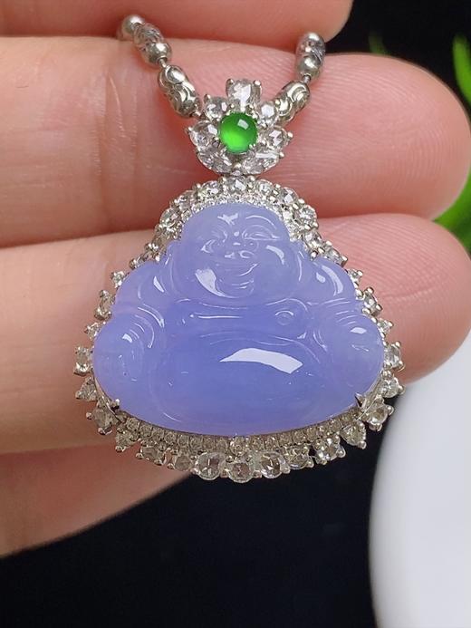 547112 高冰紫罗兰佛公 饱满，通透水润，玉质细腻，翠色鲜艳，18k金奢华钻石镶嵌 裸石尺寸：17.7-14.1-3.7mm约 超值价：32880 商品图1