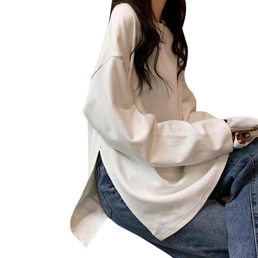 【港风开叉圆领宽松长袖上衣】ins女装中长款 简约纯色打底衫 秋天上衣服 商品图4