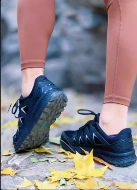 【驴友评价】户外特工征途登山鞋！粗犷齿纹！防滑耐磨底钉