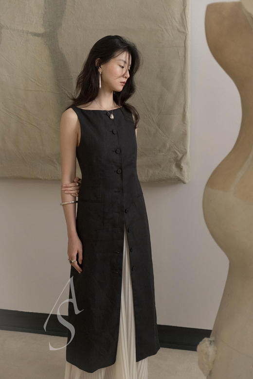 Mark Kenly Domino Tan 黑色DASIA亚麻系扣长马甲 商品图1