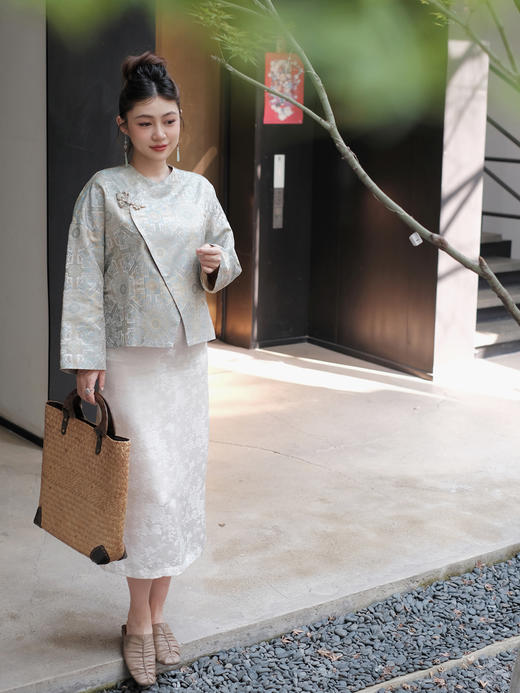 盛唐牡丹 |八达晕纹真丝宋锦蝴蝶梅花扣上衣 商品图2