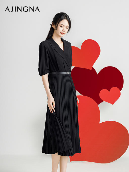 【商场同款】阿菁娜2024秋季新款V领平驳头压褶连衣裙A29Q112069 商品图1