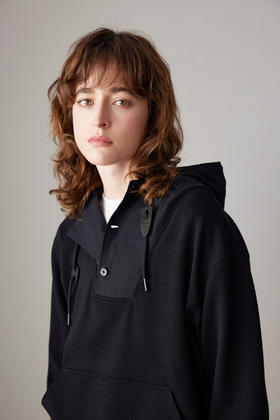 COCO ZONE连帽拼接系绳排扣卫衣摆袖口罗纹上衣 23C19216