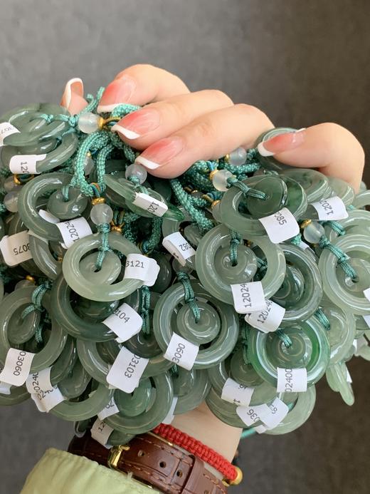 【直播大场福利】冰种翡翠深色子母扣吊坠  吉祥如意 平安顺遂 随机发货 含证书 商品图0