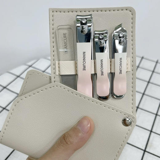 🔥指甲刀4️⃣件套💰7.9‼️【‌渐变指甲钳套装】‬福利秒杀💢采用皮套旋转设计🛑收纳方便👍 商品图6