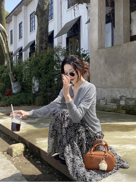 🌸🌸🌸早秋好物】🔺泰迪熊TEDDYBEAR小花慵懒气质开衫1602款：🍅6%羊毛混纺纱线 细度高光泽好 条感均匀 纹理清晰 商品图0