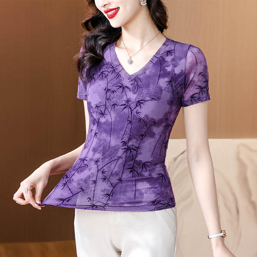 KQL-E249N9531夏季新款网纱印花植绒T恤时尚修身显瘦短袖V领打底衫 商品图0