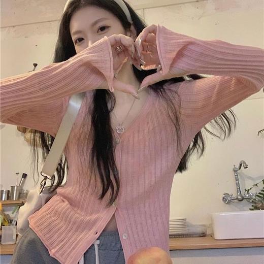 【纯欲风V领坑条长袖针织开衫】秋季新款薄款修身显瘦打底衫 时尚百搭 轻松驾驭秋季穿搭 商品图0