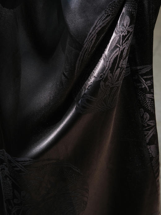 盛唐牡丹 |黑色冠乐绉斜襟上衣 商品图4