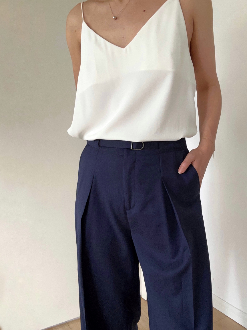 KUNMANMA｜the Reader Camisole 前后V领吊带上衣 [ 黑 / 白 ]