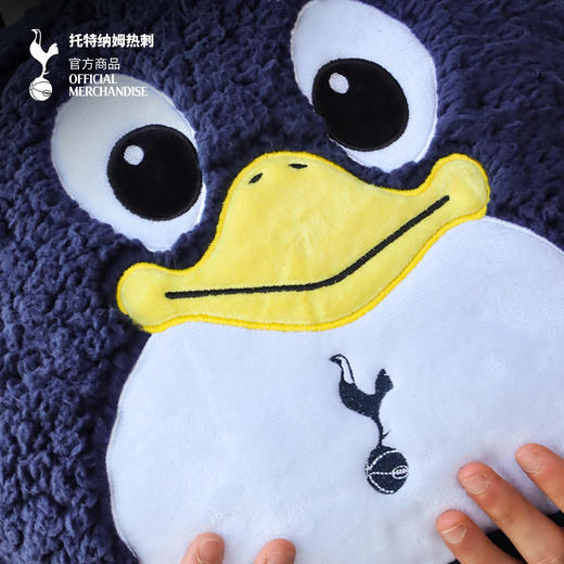 【官方正版】托特纳姆热刺俱乐部｜吉祥物抱枕球迷队徽居家靠垫周边 商品图4