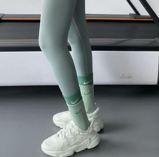 答应我yi定要买！今年爆火的NK拼接袜真的巨百搭 情侣款！ 商品图6