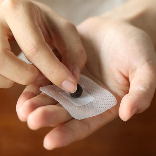 蕲艾脐贴  艾绒花椒桂圆蜂蜜 艾灸贴 肚脐贴 30粒 商品图1