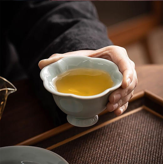 沁茶悦旅丨宋代青瓷主人杯 茶杯 主人杯 茶具 茶道 85ml 豆青茶盏/影青茶盏 质地温润 商品图3