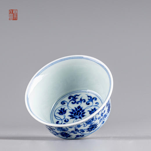 寒香慕古明青花八宝马蹄杯 商品图1