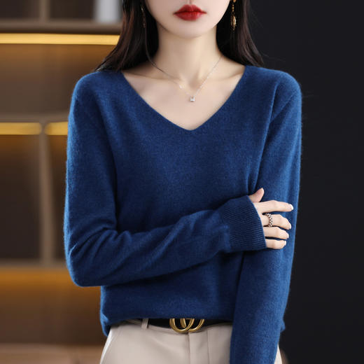 板绘-XK1110一线成衣V领羊毛衫 商品图2