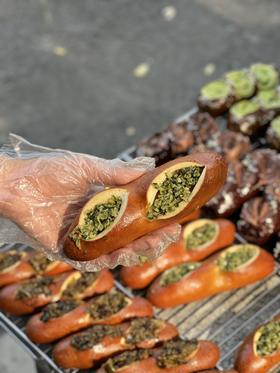 蒜泥香肠碱水棒