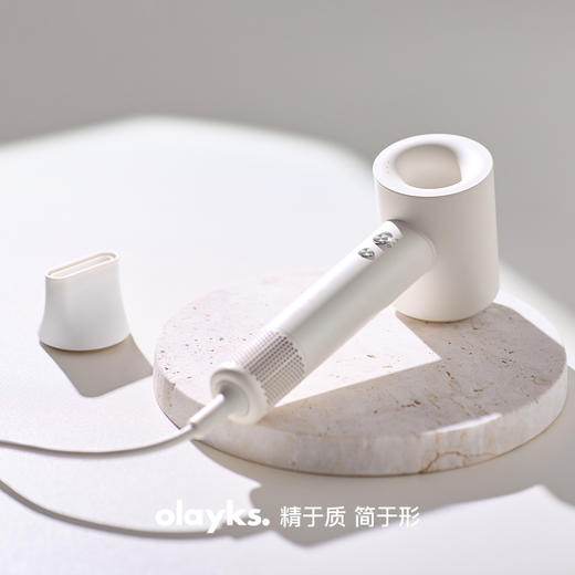 [屁侠推荐]olayks立时高速吹风机家用等离子大风力速干电吹风筒 110000转高速马达，强劲风力30秒速干、400g轻巧重量，一键自清洁 商品图4