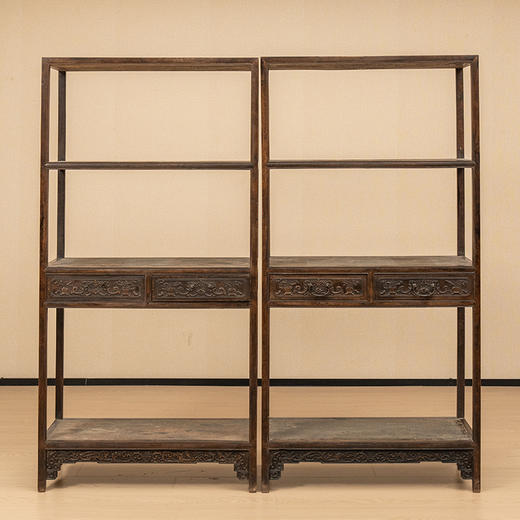 清早期 紫檀全敞式三层架格（一对） 商品图4