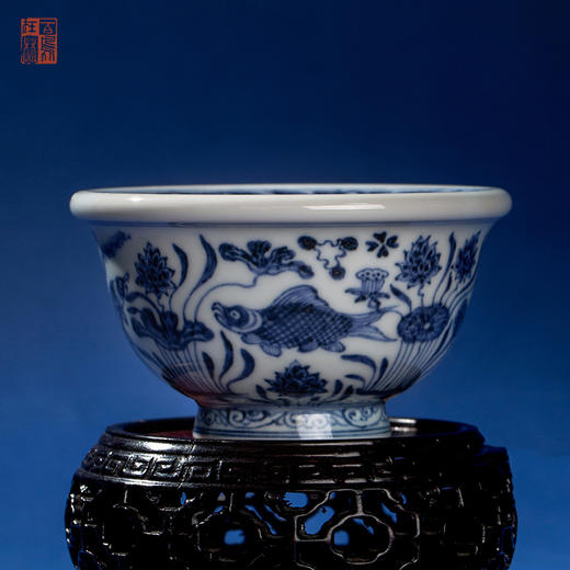 寒香慕古明青花鱼藻纹压手杯 商品图0