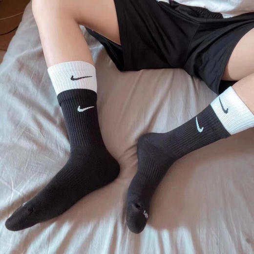答应我yi定要买！今年爆火的NK拼接袜真的巨百搭 情侣款！ 商品图10