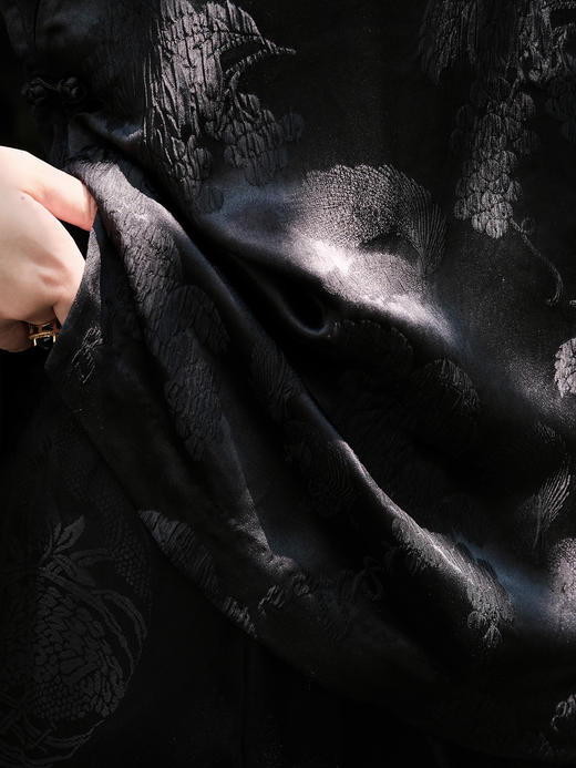 盛唐牡丹 |黑色冠乐绉斜襟上衣 商品图3