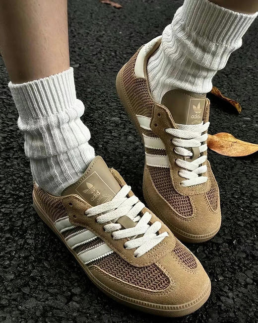 现货 THS 8.17-无 阿迪家 情侣款  Samba夏季复古休闲板鞋 透气网眼鞋 2色 QZ089 商品图4