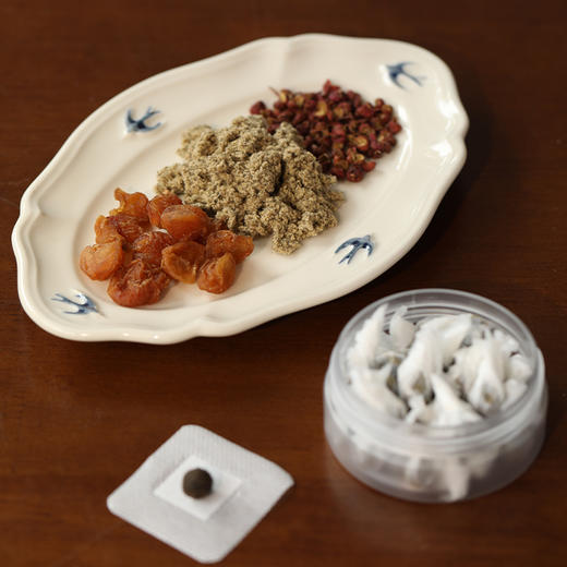 蕲艾脐贴  艾绒花椒桂圆蜂蜜 艾灸贴 肚脐贴 30粒 商品图3