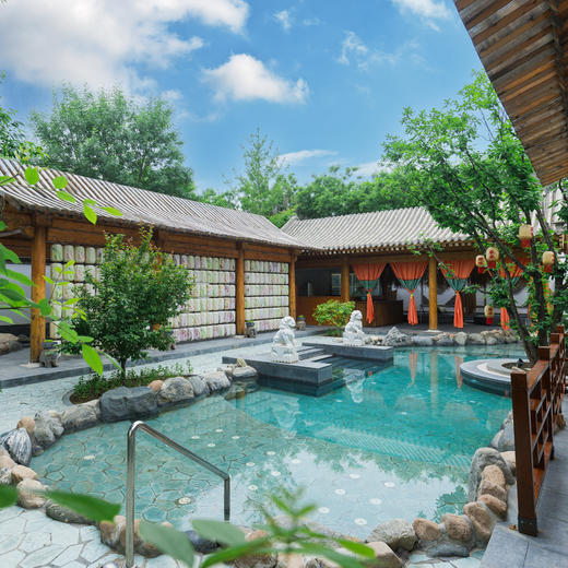 1晚/2晚【北京世园悦沁酒店（原世园汤泉酒店）】周末限量不加价！元旦/寒假/春节可用！入住精选私汤客房，享下午茶/家庭晚餐，畅玩招牌水系心动汤泉/奇巴布乐园，打卡世园度假区，京郊泡汤遛娃酒店推荐！ 商品图3