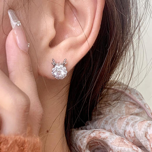 卡蒂罗KADER 转运生肖龙 新年萌趣龙头 趣味可旋转龙年本命年好运闪耀精致 S925银 耳钉 女款 礼盒 商品图4