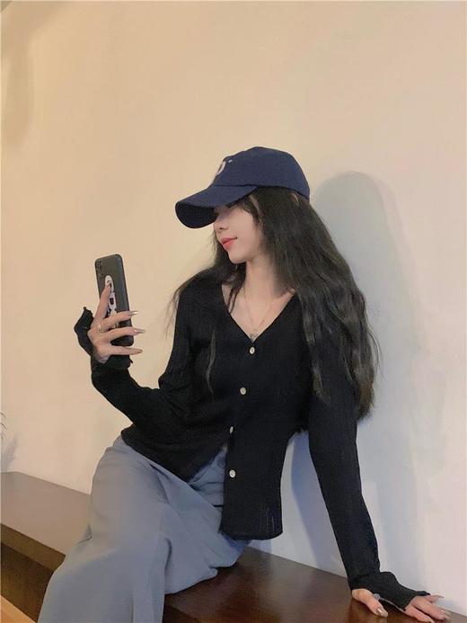 【纯欲风V领坑条长袖针织开衫】秋季新款薄款修身显瘦打底衫 时尚百搭 轻松驾驭秋季穿搭 商品图2