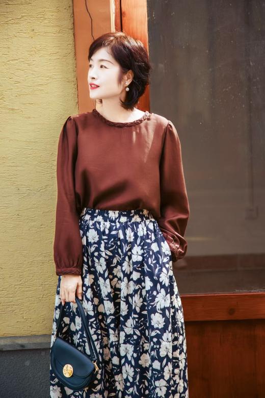 气质圆领长袖衬衫 商品图1