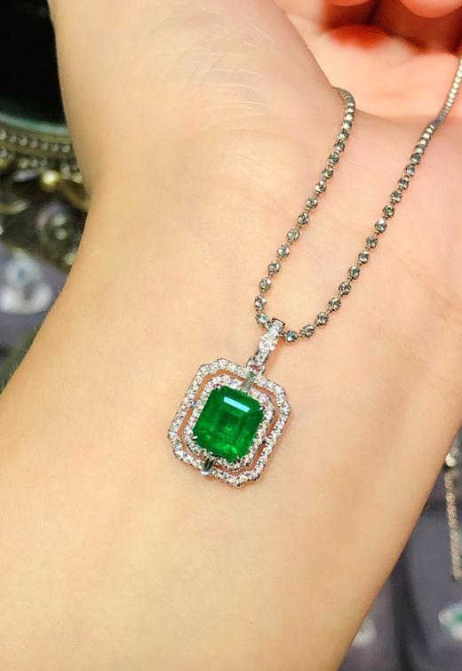 2.3ct 祖母绿吊坠 商品图0