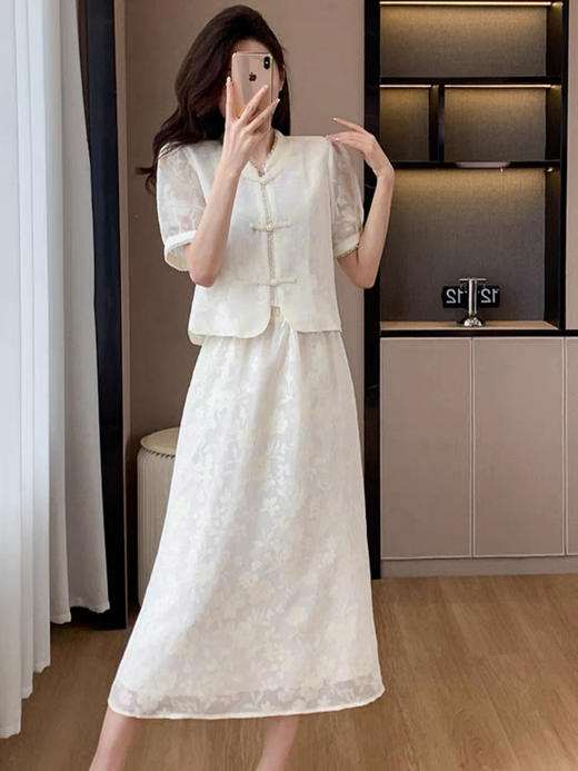 八月蕾丝套裙 商品图0